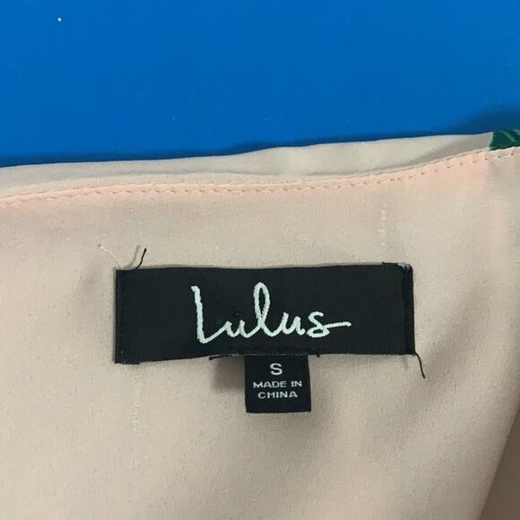 LULU ‘S VILLA MARIA PINK LEAF WRAP DRESS 4‎ - Picture 7 of 7